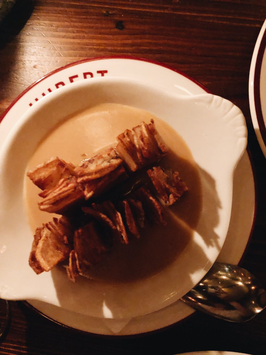#Hubert was one of the best #restaurants we ate at in #Sydney Read why in my latest blog! lynzijudish.com/2019/06/27/hub…