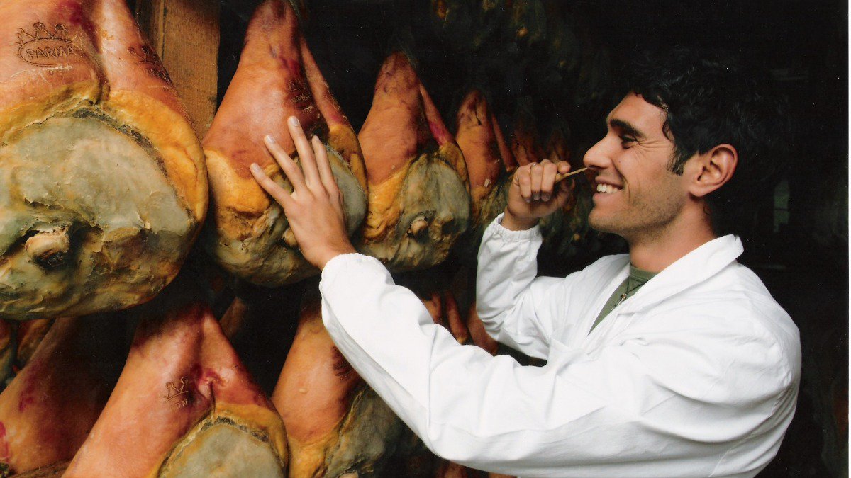 ParmaHamUK's tweet photo. #DYK that the Consortium of #ParmaHam was established in 1963 to safeguard the genuine poroduction of #ProsciuttoDiParma? #ProtectedProduct #PDO https://t.co/xWa2HupKit