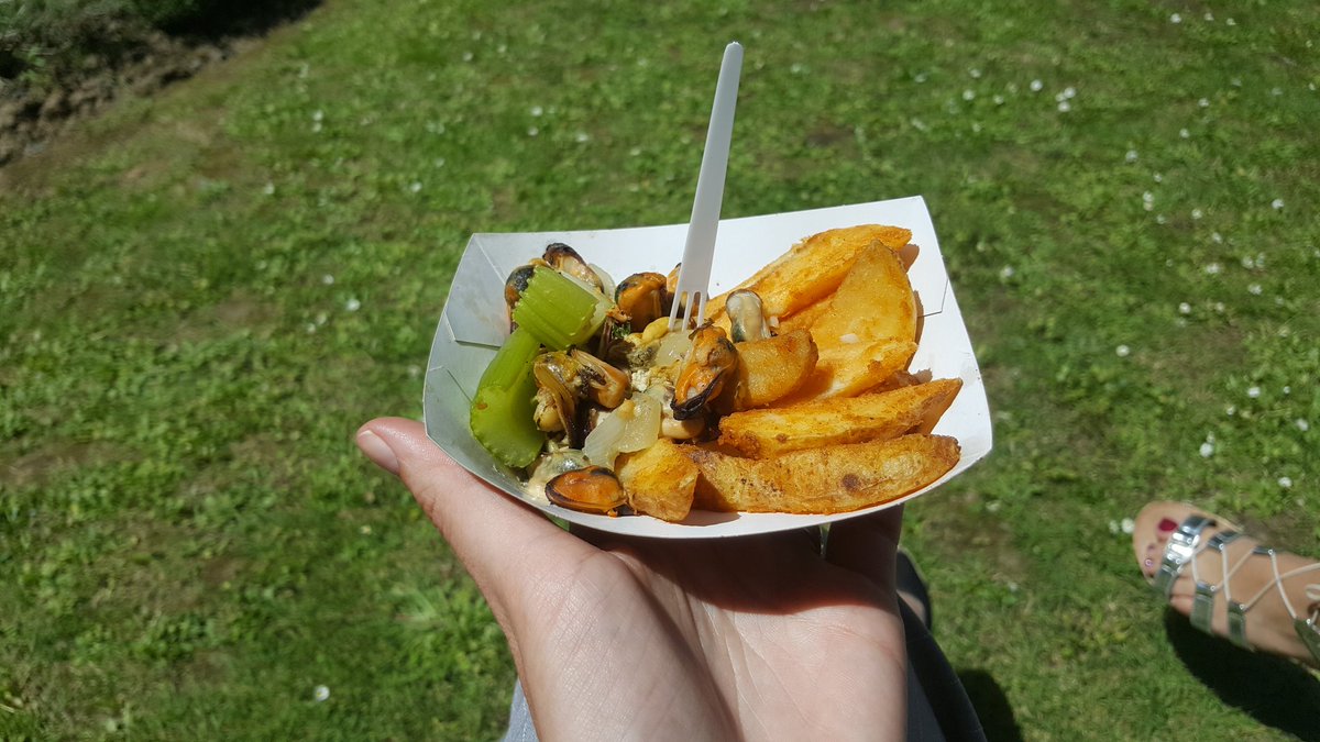 A Lille, impossible de passer à côté de la traditionnelle "moule-frite" ! 🤗👌
