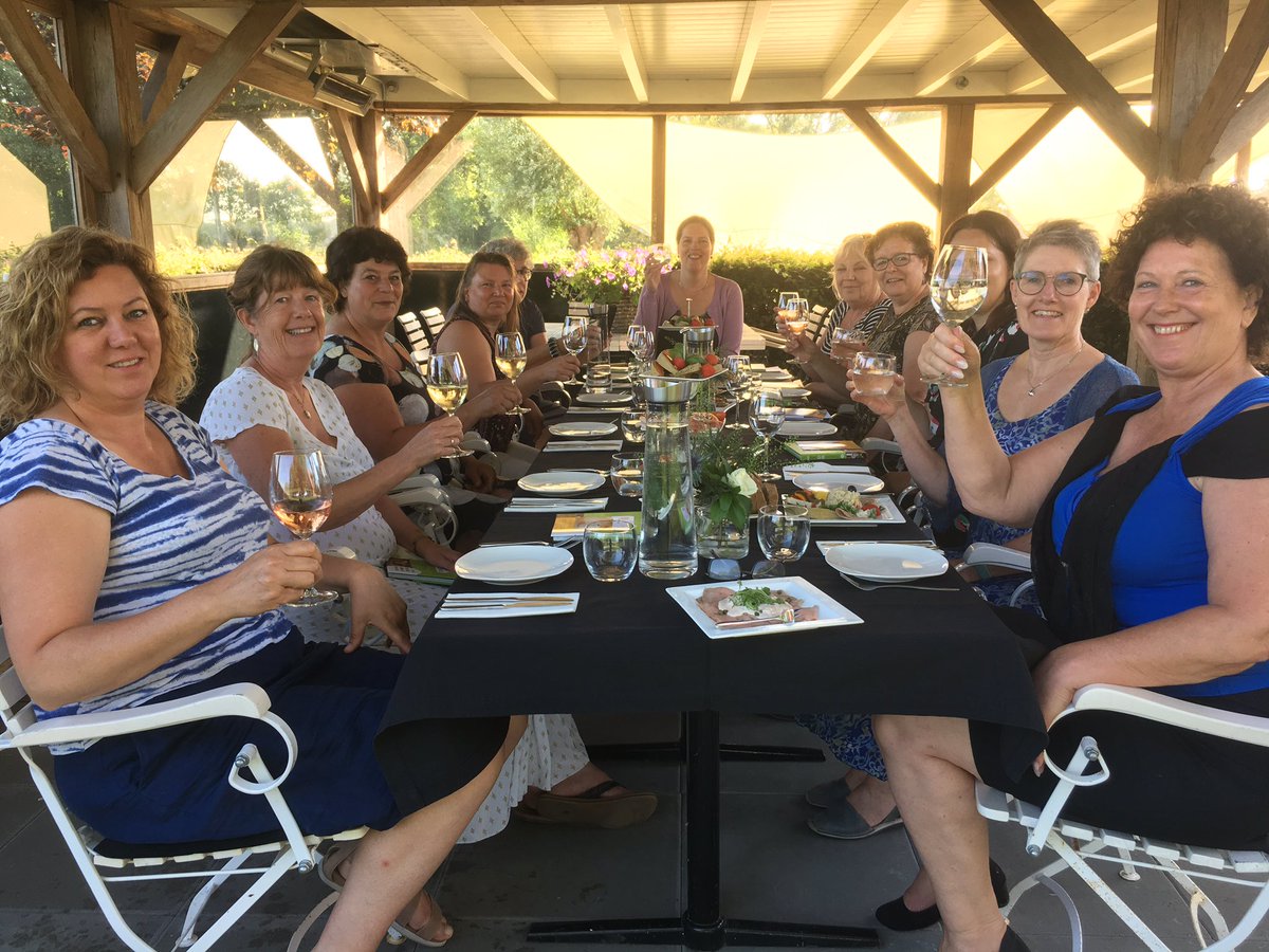 Heerlijk weer, lekker eten, zaken doen, goede gesprekken tussen ondernemende dames waarbij weer nuttige tips werden gedeeld. Je zou er bijna aan gaan wennen. Maar zo gewoon is het niet. Alle dames van B&amp;B Achterhoek bedankt voor jullie inspirerende aanwezigheid. Fijne vakantie ☀️