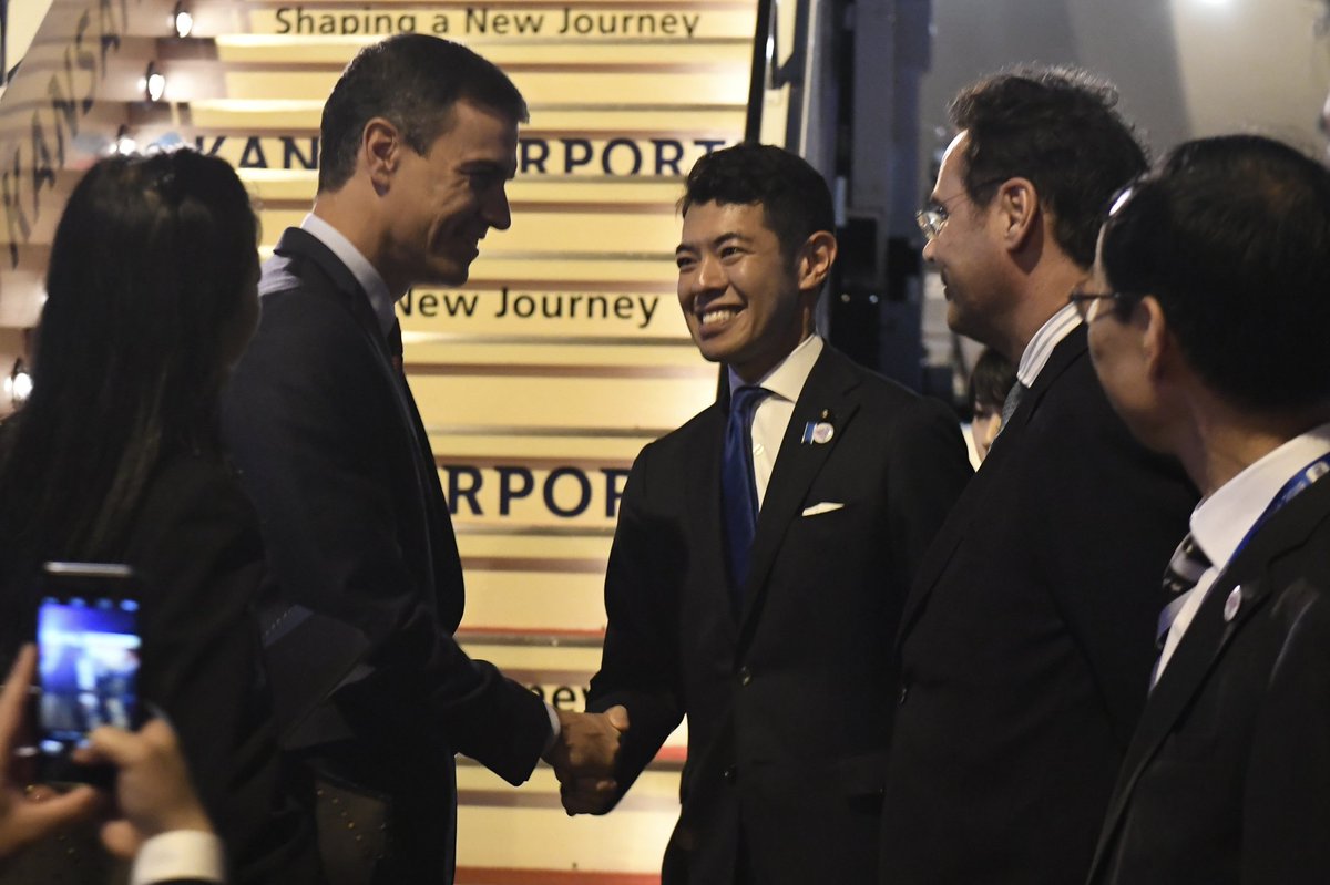 El presidente del Gobierno en funciones llega a Osaka para participar en la Cumbre del G20.