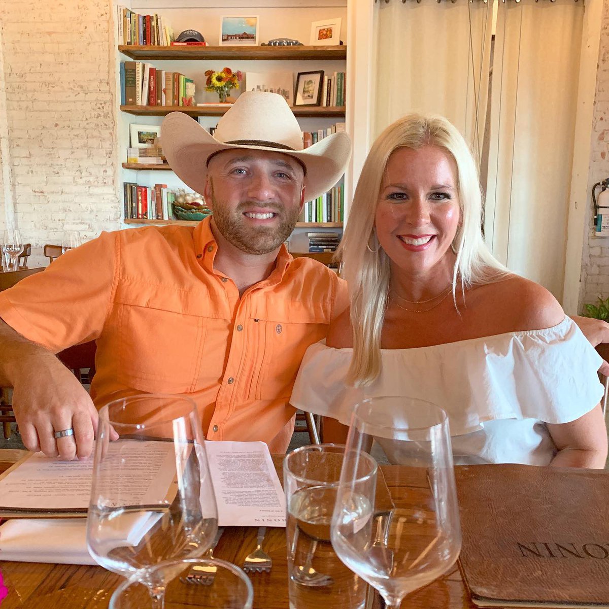 TexasBucketList's tweet photo. Had some fabulous farm to table food at Ronin in Downtown Bryan with our Experience Bryan College Station Giveaway winner! #thetexasbucketlist #experiencebcs https://t.co/UVtoZI2AcS