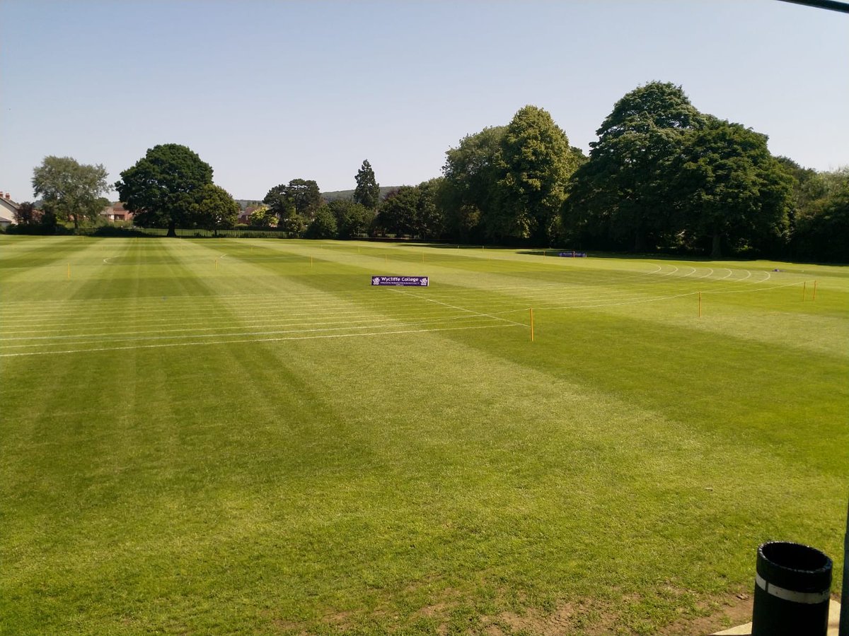 Wycliffe college berryfields looking great in the sunshine today 😊 Kester and his team setting high standards!!! 😊 <a href="/iestynjohn/">Iestyn John</a> WycliffeCollege <a href="/SportWycliffe/">Wycliffe Sport</a> <a href="/WycliffeHead/">Christian San José</a>