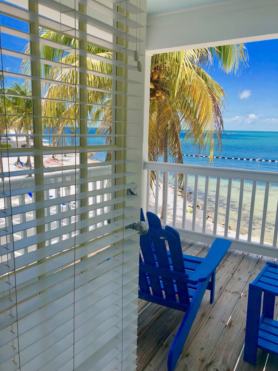 TranqBayResort's tweet photo. Just add your favorite people and soak up those summer vibes. #beachhouseviews https://t.co/k9u1ll6YD3