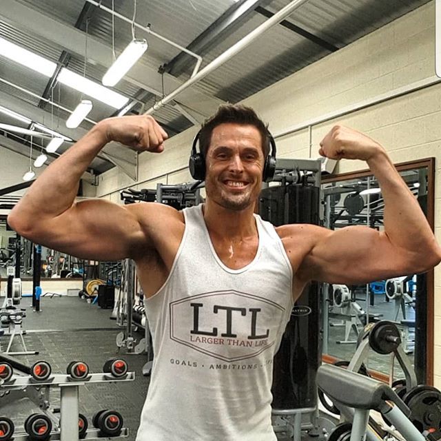 BigKop11's tweet photo. Its a day too early but to hell with it‼ Smash down➖ Flex up and a BIG shout out to all those haters‼ 
Absolutely incredible session this morning on back. Not a heavy one by any standards but slow, controlled " mind muscle connection " feeling every … https://t.co/A2yBqAHyno https://t.co/TqHUFFKXL9