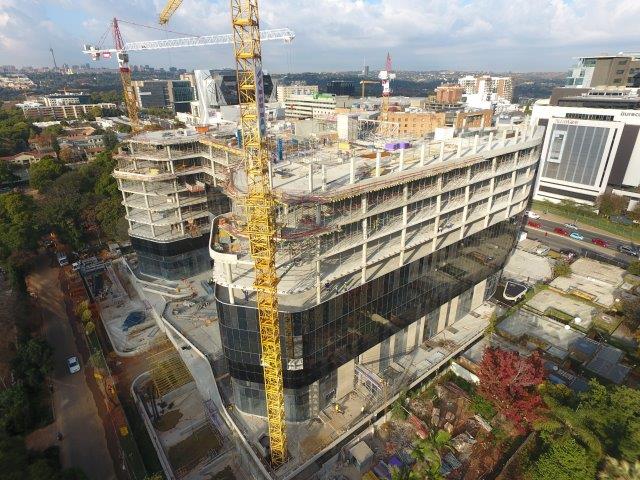 LeadingArch's tweet photo. Went on a site tour of the 144 Oxford Road office development in Rosebank, Johannesburg, yesterday. It's Paragon Group’s largest project at present. Looking very impressive! https://t.co/PymhbRV0ye https://t.co/kiPBDgvfZx