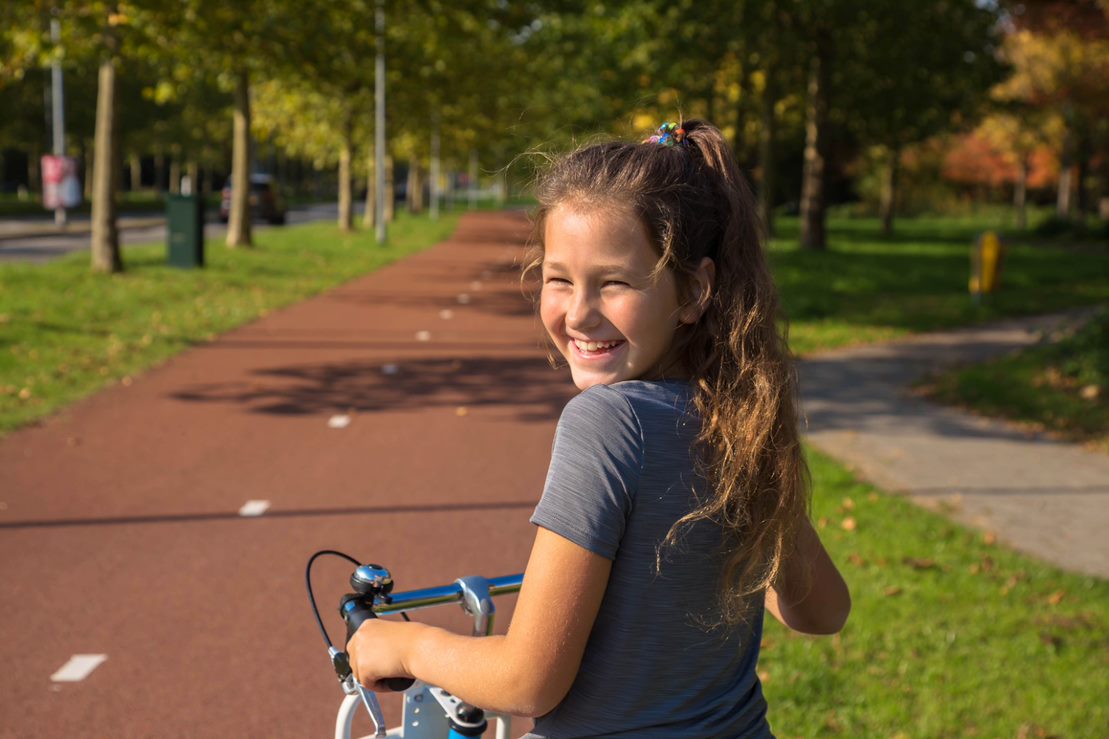 Nog een paar dagen tot het appverbod ingaat. We horen je denken: hoe moet dat nu met navigeren? En mag je nog muziek luisteren op de fiets? We vertellen het hier: 
vvn.nl/actueel/nieuws…