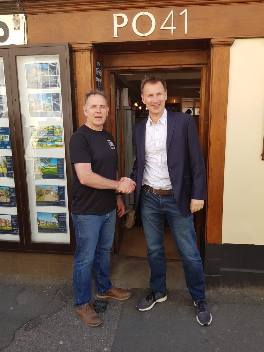 PO41Coffee's tweet photo. ⁦@Jeremy_Hunt⁩ popped in for a quick coffee and to learn how to make the best Flat White on the Island! https://t.co/IN633BsGuG