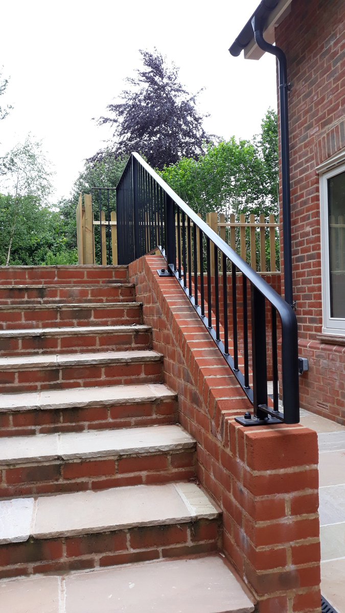 OzweldIntLtd's tweet photo. Here is a handrail we supplied and installed along some steps leading onto a garden, it has been powder coated in satin black for a top quality finish! https://t.co/8tgWIInrcS