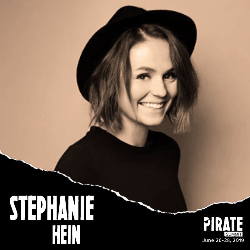 PIRATESummit's tweet photo. 🗣 Join a vibrant discussion about beneficial partnerships for the right omnichannel-strategy with @AleksBoskovski (@GoXpertify), @Wechselpilot, Salome Andrade Pohl (freenetAG) &amp; Florian M. Eckelmann (Hypd) now at the Engine Room! #piratesummit https://t.co/VyBpk54PDT