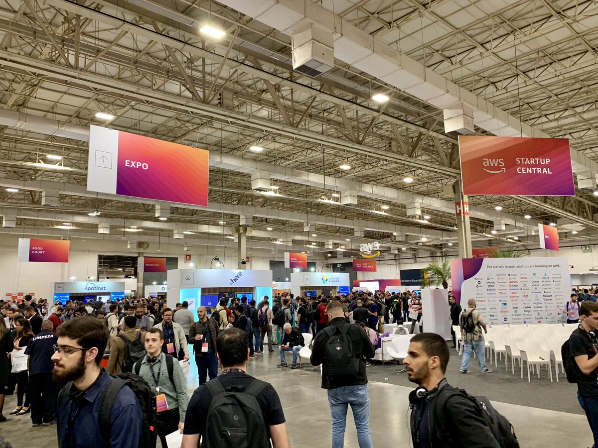 wainertoni's tweet photo. #awsummit2019 Vocรช vem? https://t.co/4vnNlb1ZMH