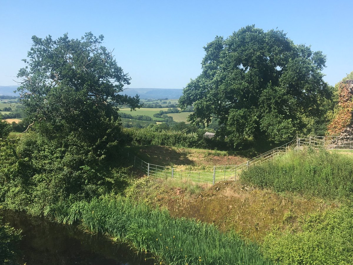 finstumpf's tweet photo. A glorious couple of days @visit_mon @MonmouthshireCC day visiting @cadw castles at #Raglan #WhiteCastle #ThreeCastlesWalk @visitwales #ThisismyWales https://t.co/ByviYn1Psb