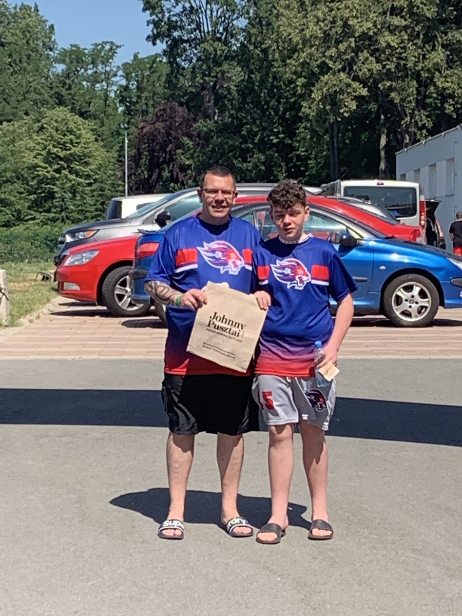 dafflad1's tweet photo. @JohnnyPusztai world championships about to get going in Ceska Trebova 🇨🇿here’s all round superstar shop manager Steve rudkin alongside team 🇬🇧 d-man Luke “Shrimpy “rudkin along with snobby butcher Johnny pusztai #letsgogb https://t.co/CrBx61utjy