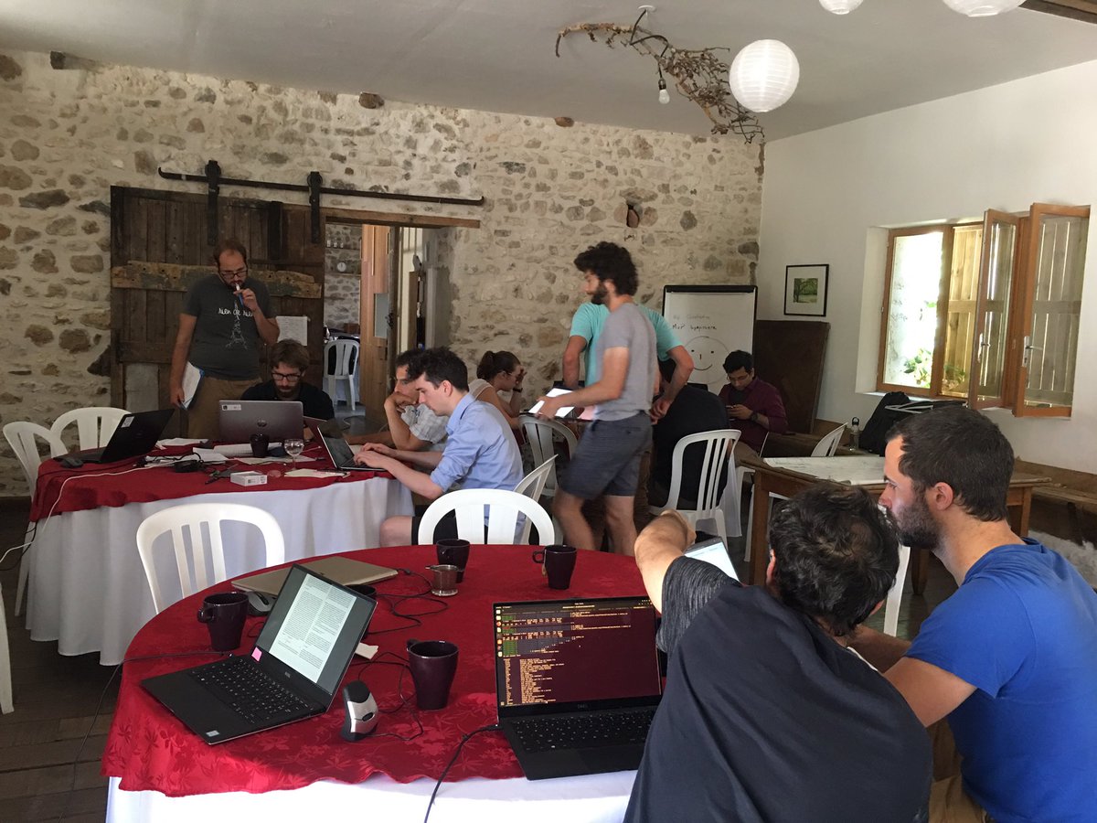 javedali99's tweet image. Teams working to save the world from zombies during @OpenMOLE #eXModelo summer school. 
@CNRS @ISCPIF