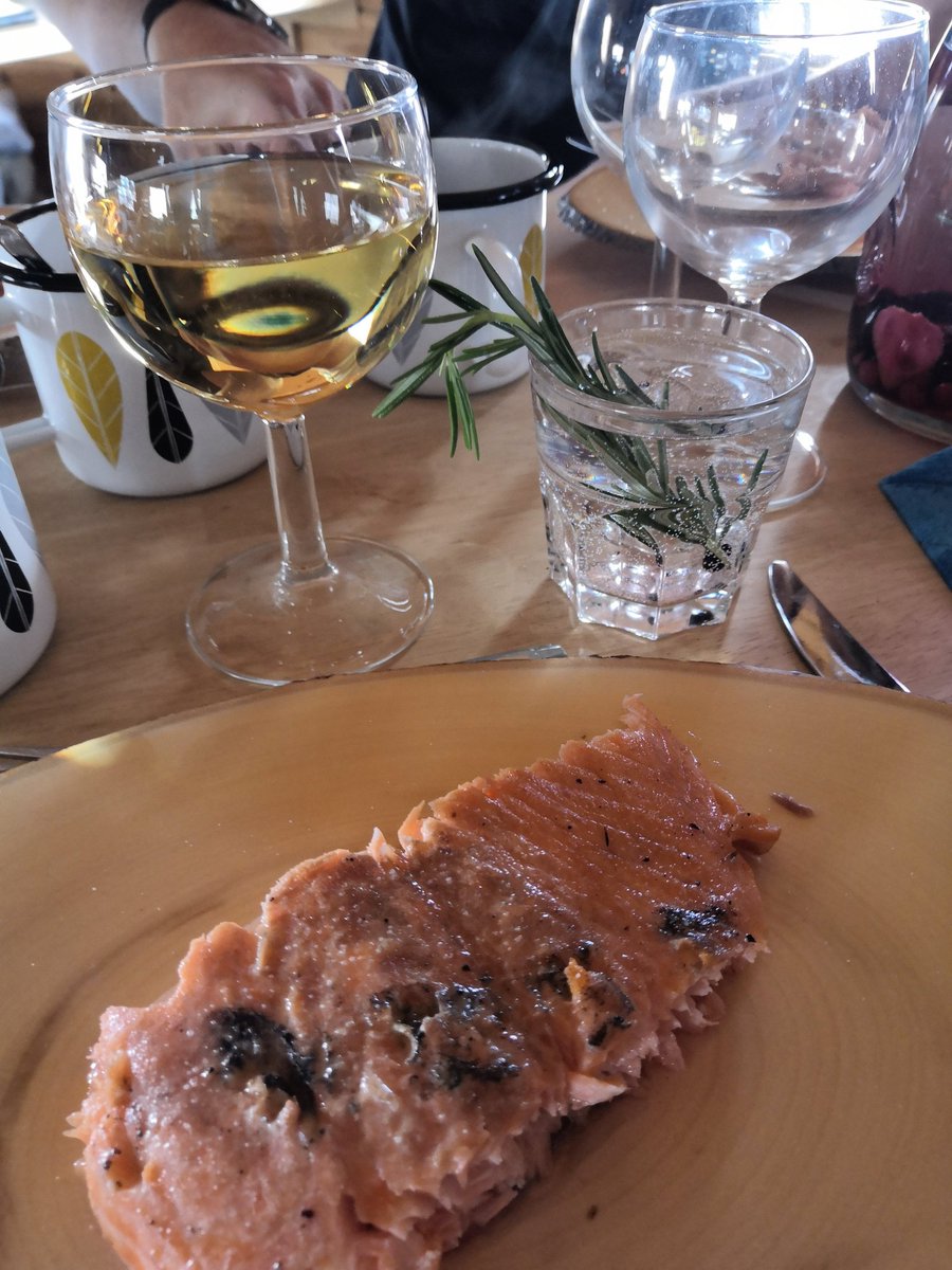 365kemi's tweet photo. SnowCastle Seaside Hut is a lovely venue all year round in #Kemi #Lapland #Finland @OnlyInLapland #visitsealapland #experience365 @OurFinland #food #salmon https://t.co/bKG6SKeu7J