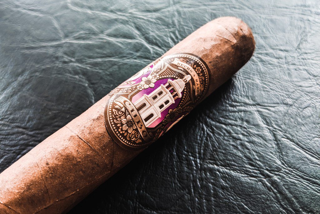 hbtcigar's tweet photo. HBTC Review: Dapper Cubo Sumatra Robusto @DapperCigars #HBTCigar #HowBoutThatCigar #Cigars #PremiumCigars #PremiumTobacco #CigarLife #CigarCulture #BOTL #SOTL #ISmokeCigars #BurnCigarsNotBridges #DapperCigarCo #CuboSumatra… https://t.co/0W9H9QwMXZ https://t.co/AORHhJVr7w