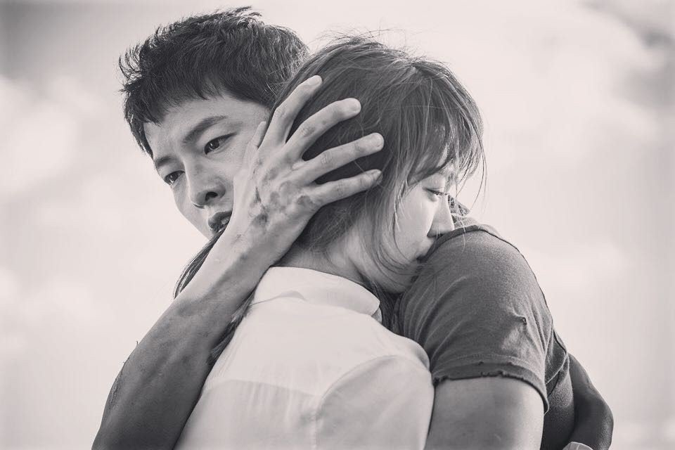 _mellow_kitty_'s tweet photo. From "Everytime" by Chen to "Beautiful Goodbye" by Chen, real quick! 💔
#SongSongNoMore #SongSongCouple https://t.co/hetL2vALeu