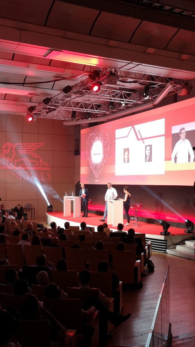 JeremyGenerali's tweet image. Un moment d'échange avec les #AgentsGenerali2019 de qualité.
Les équipes commerciales de @Generali_Inv_FR  se tiennent à votre disposition pour vous accompagner 😉🦁