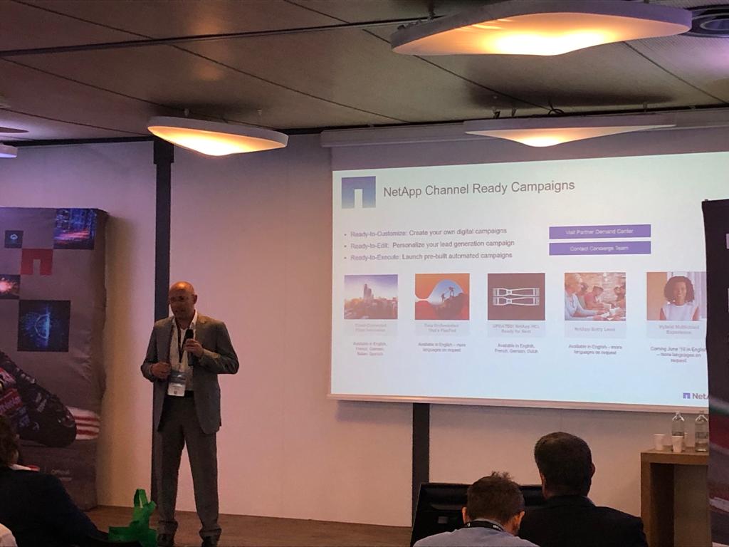 NetApp_Italia's tweet photo. È il momento di @d_nalon, Marketing Manager a @NetApp_Italia, illustra i tool #marketing che NetApp mette a disposizione per il partner 2.0 #NetAppDDA https://t.co/BblbLYRhoQ