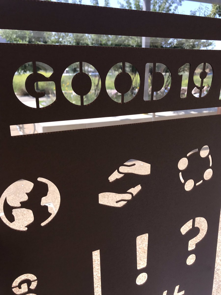 Have you ever been to a conference before where we have a picnic lunch outdoors? #GOOD19London 

#NationalPicnicWeek #Heatwave <a href="/HereEast/">Here East</a>