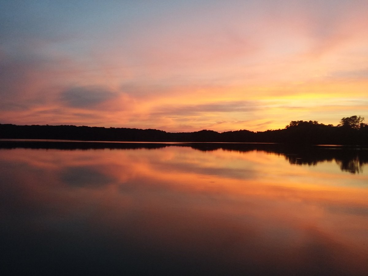 sant_ci's tweet photo. #stumpylake #virginiabeach #VBStrong #beauty #happyplace Nourish your soul with what makes you happy https://t.co/Soh4ayP5PG