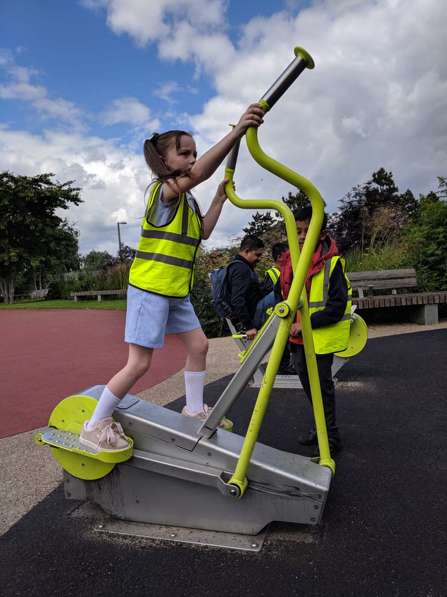 WoolmoreTweets's tweet photo. Year 3 Oak visit Queen Elizabeth Olympic Park @noordinarypark exploring forces... #andhavingfun https://t.co/EnKcYc3F0L