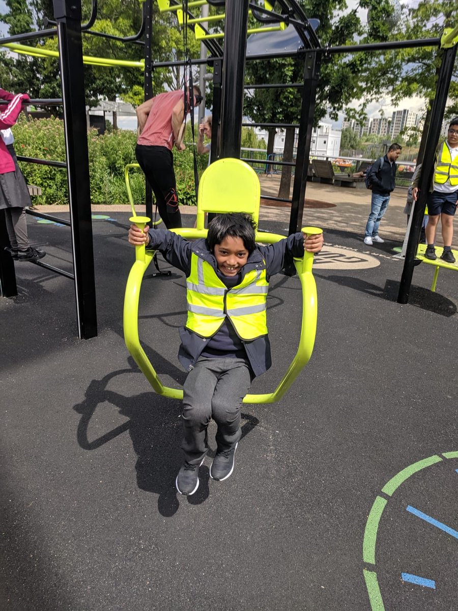 WoolmoreTweets's tweet photo. Year 3 Oak visit Queen Elizabeth Olympic Park @noordinarypark exploring forces... #andhavingfun https://t.co/EnKcYc3F0L
