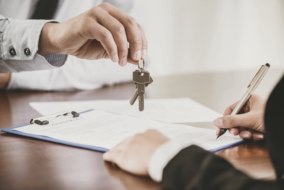 #Immobilier | Peut-on modifier l'avant-contrat entre sa signature et la fin du délai de rétractation ? #notaire #promesse #compromis notaires.fr/fr/faq/peut-mo…