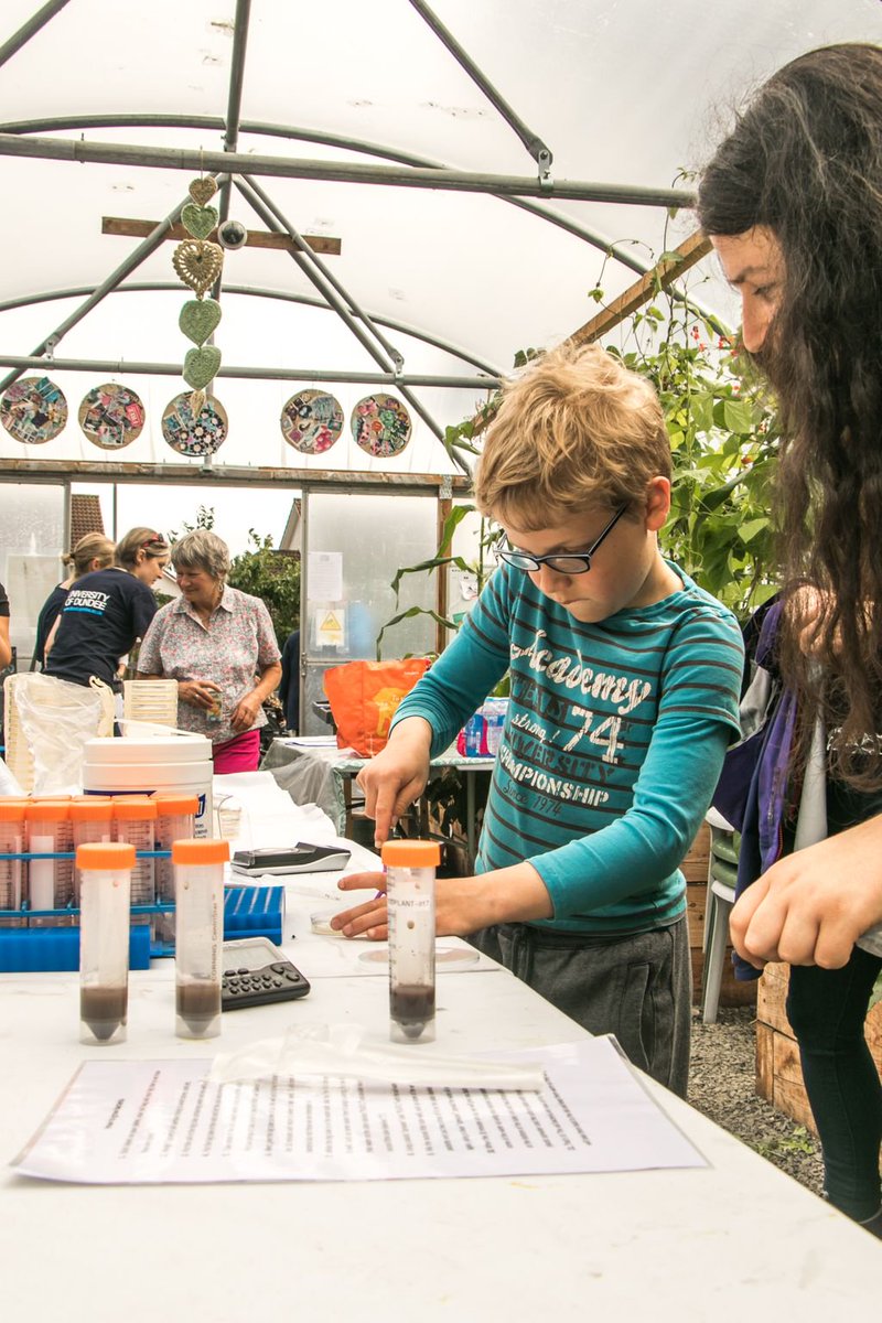 dundeeuni's tweet photo. Margarita Kalamara worked with P.L.A.N.T. at Tayport Community Gardens in a #CitizenScience event to explore microbes in soil.
This work fed into her MSci project that she won the MSci Integrated Masters Prize for.
#WorldMicrobiomeDay #MicroInDundee
https://t.co/O6Sksec943 https://t.co/9Q4TBRI4nR