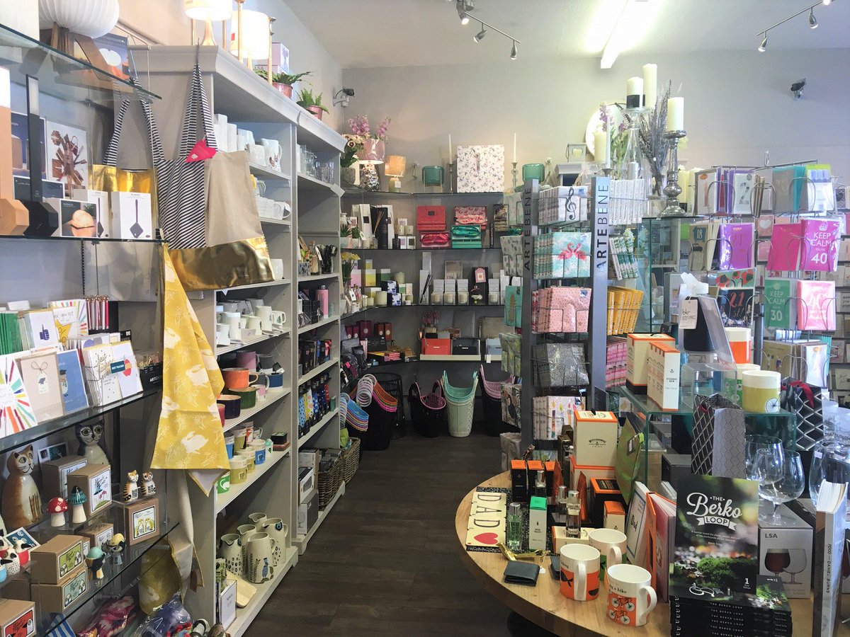 Hospicstfrancis's tweet photo. 🌟 Congratulations to our team at #numbertwenty for winning the retail category of @DacorumBC Business Heroes Award 2019 – awarded to the retail business which contributes most to their local community. We are so happy to have received this amazing award! 🌟 #WeLoveYourSupport https://t.co/gKJvA0r6Ev
