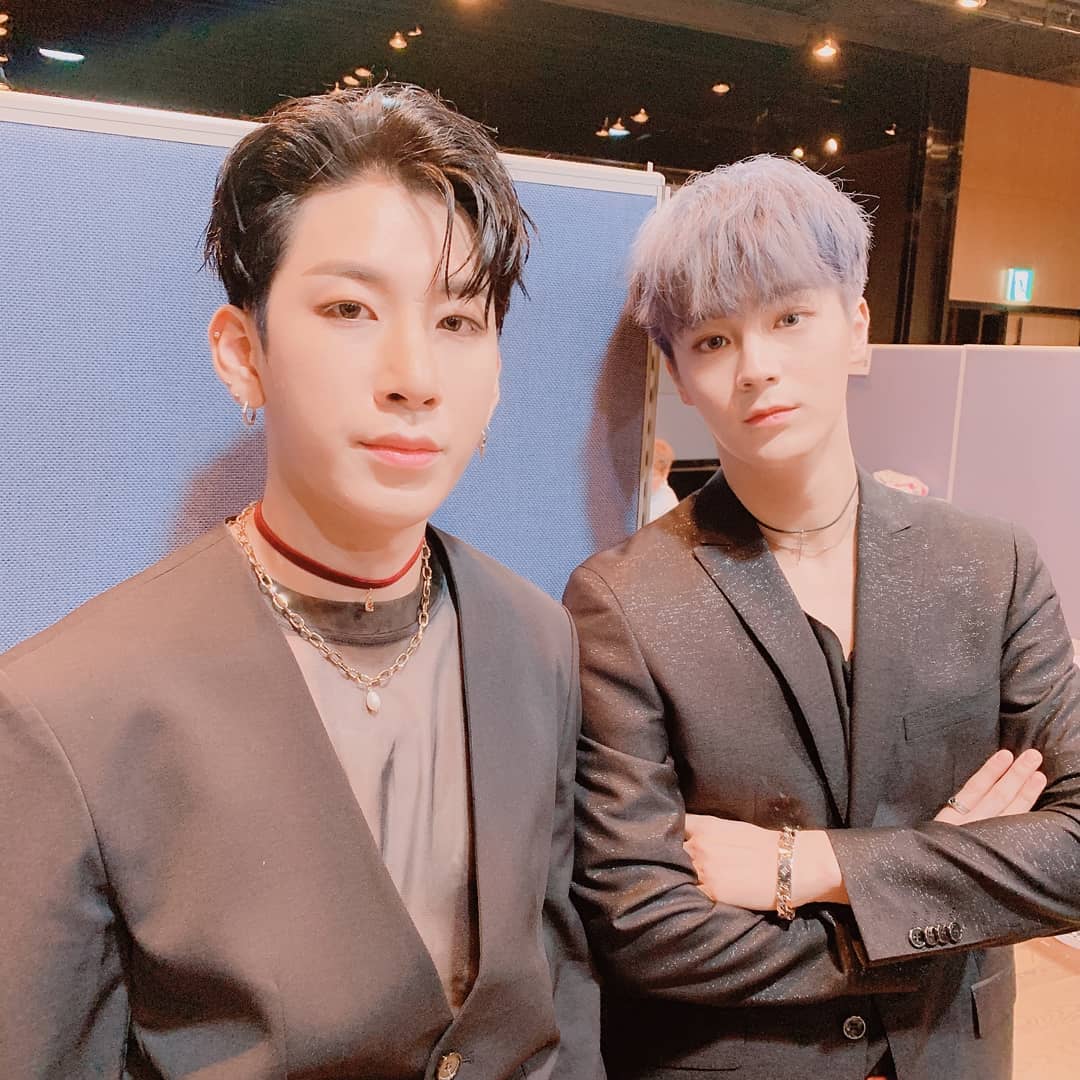noir__int's tweet photo. [TRANS] 190627 Noir official Instagram update 

My cellphone battery died so it turned off ㅠㅠ  Goodnight Lumies, we'll hurry and meet you again, love you ❤

#느와르 #NOIR #EnergeticIdol #GodlyIdol #둠둠 #DoomDoom #신승훈 #남윤성 #MCountdown #SleepWell #LuNight https://t.co/Hd5NJZgkC7