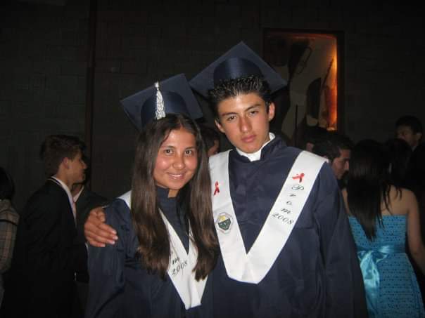 BrendishMonroe's tweet photo. @somosla92 #MiFotoDeAnuario
Me siento la más vieja con esto , pero recuerdo este año como el mejor año de mi vida 🤩 #Prom2008 https://t.co/Rj1EWF6q3r