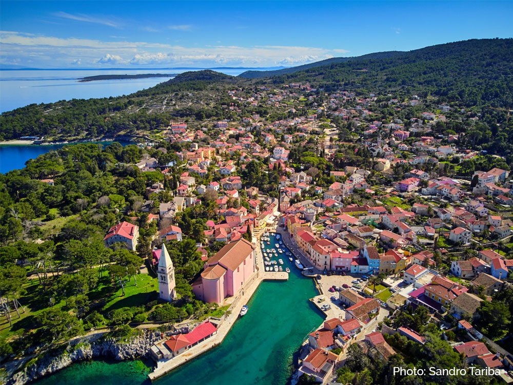 Posetite Lošinj u bilo koje doba godine, sva će vaša čula uživati: tumagazin.rs/2019/06/27/los…

#losinjmoments #losinj #go2losinj  #lovelosinj #visitlosinj #adriaticsea #croatiafulloflife #croatiatravel #croatiafullofnature #vacation #travelling #tourism #tourist #tumagazin #tuonline