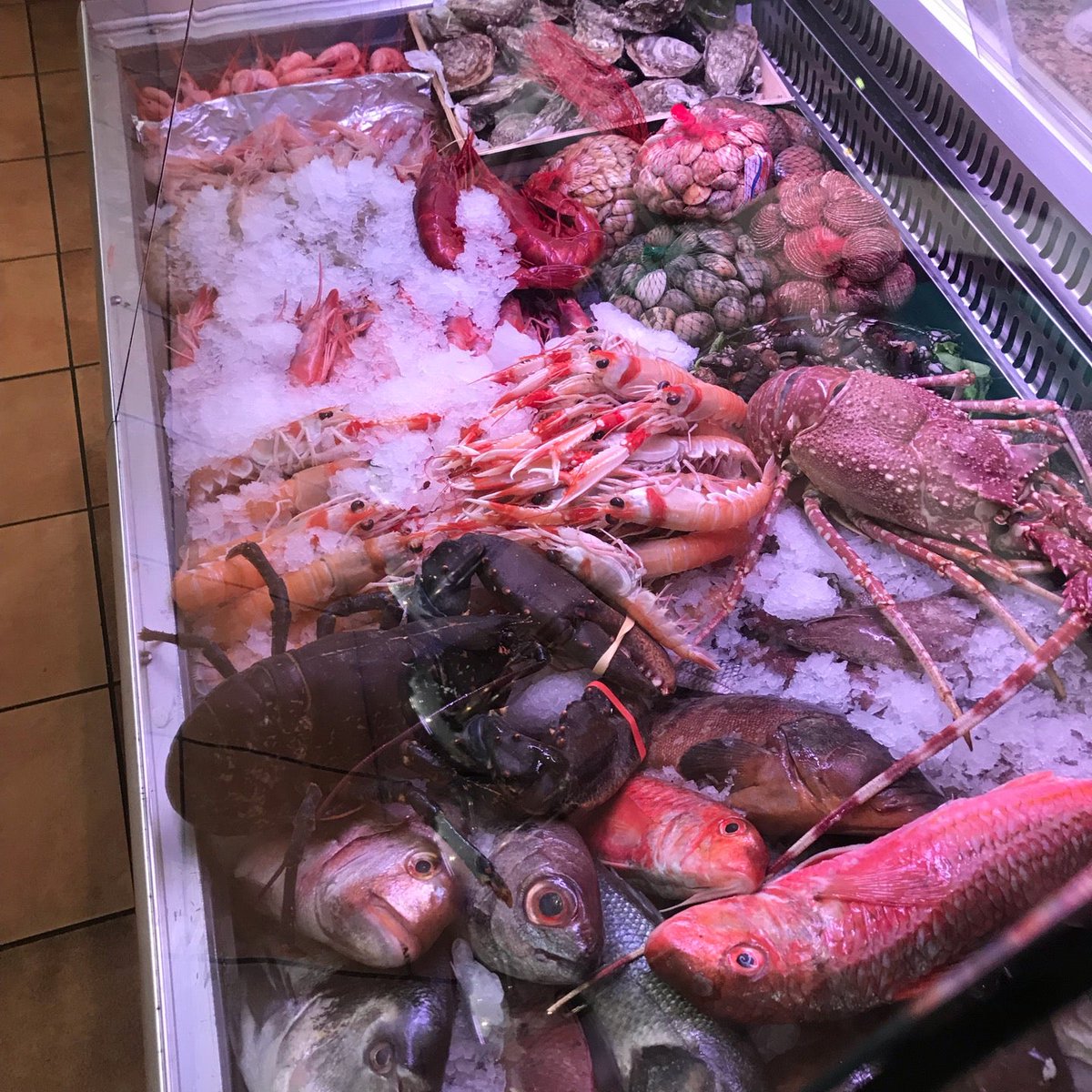 Droga dura. (@ Marisqueria El Cateto) swarmapp.com/c/e8UacF1Znim