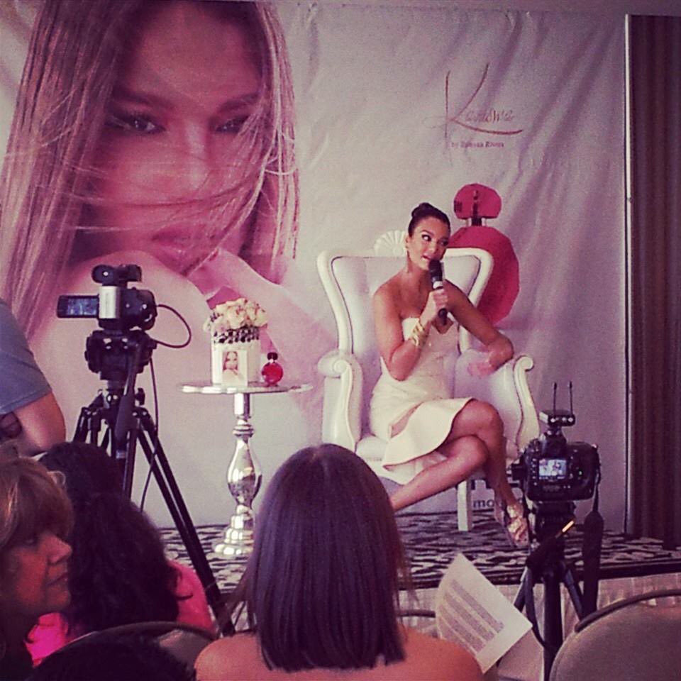 dnetworkpr's tweet photo. #ThrowbackThursday - En el 2013, @Zuleyka_Rivera presentó su fragancia #Karisma y la colección de ropa para mujeres y niñas. 👠👗💐 #publicrelations #communications #tbt https://t.co/VL4sfHwlJe