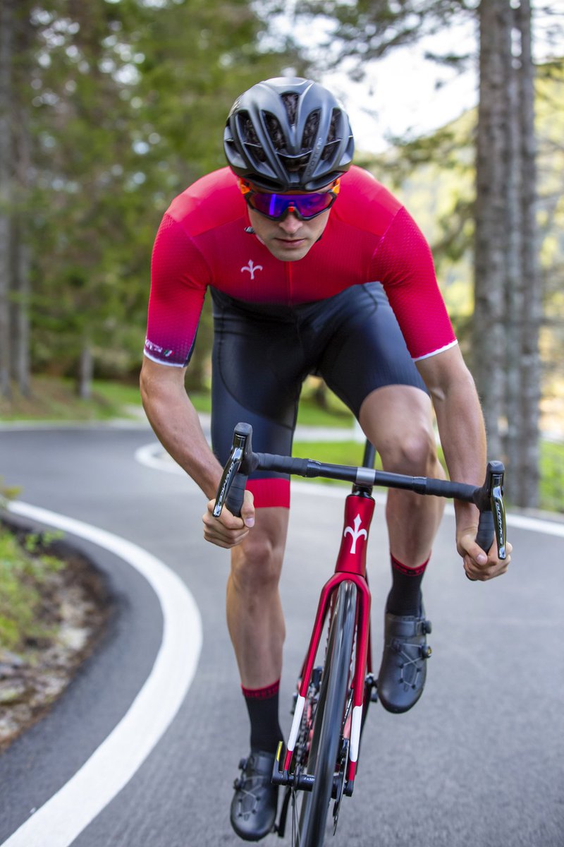 WilierTriestina's tweet photo. Contemporary design with sinuous lines. Shop now this limited-edition celebration jersey of the new Zero SLR racing bike -> https://t.co/TBeLgCRxMI
#lovemywilier #zerocompromises https://t.co/1Fjkz8TgtX