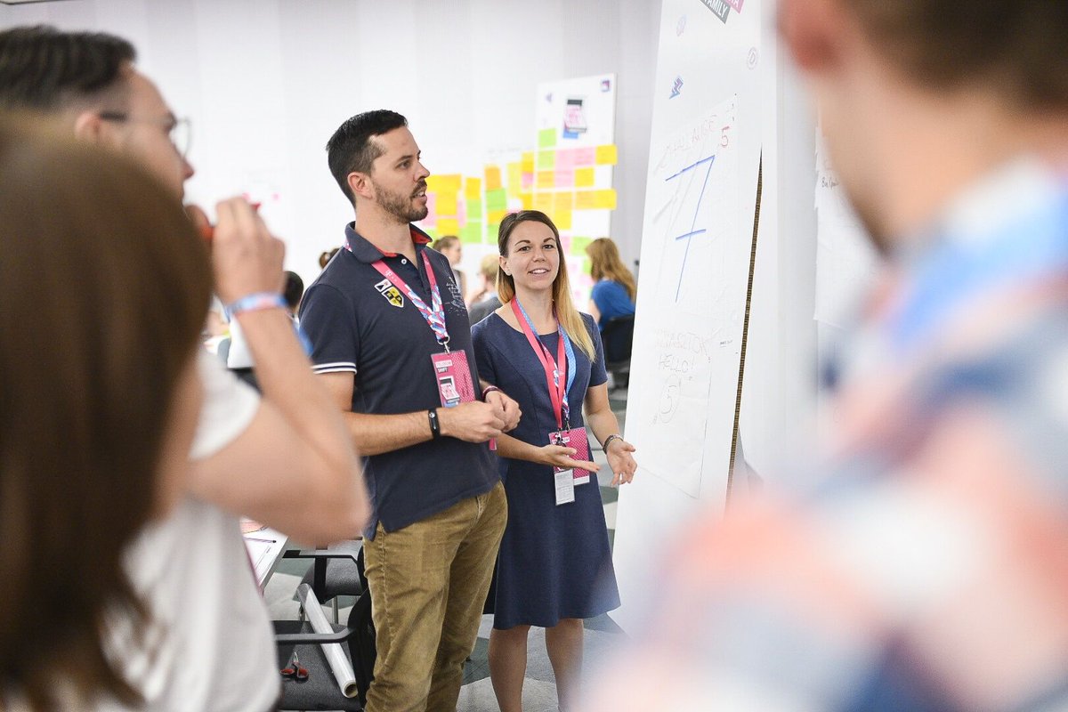 deutschetelekom's tweet photo. 250 motivierte #Telekom-Mitarbeiter aus über 25 Nationen haben in 20 Stunden zehn Challenges zu #SmartCity🏙️bearbeitet und Prototypen erstellt. Das war mehr als nur ein Workshop: In #Budapest haben wir #TelekomShift gestartet. 🚀^lena https://t.co/GJ2v4vduRs