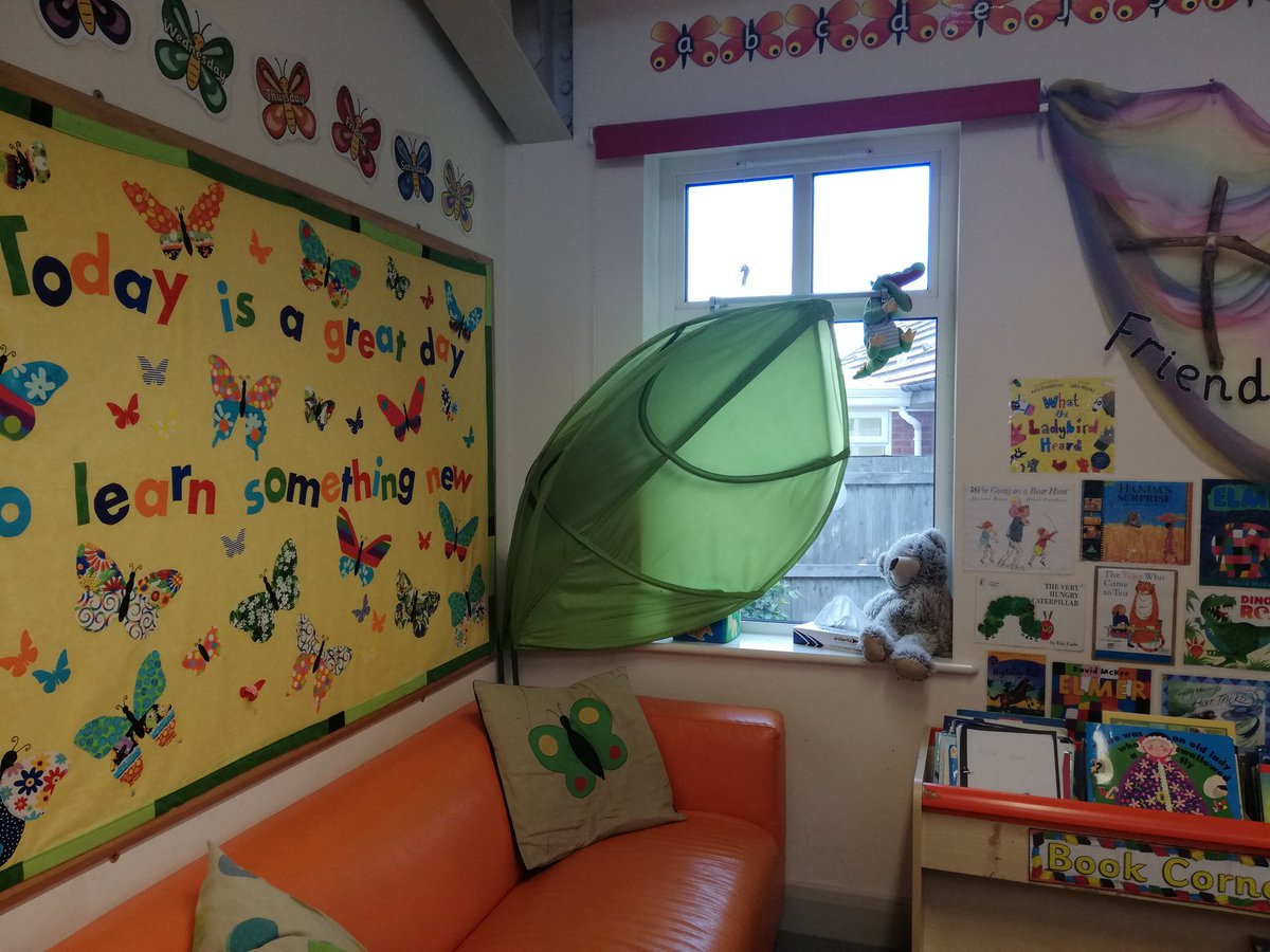 hawkes89's tweet photo. Great morning with @UE_EnglishHub - my final showcase and hub visit of this year - and actually the first I booked in when I started this job. Thanks for having me! #EnglishHubs #phonics #hubtour #showcase https://t.co/7YsJYKJoFg
