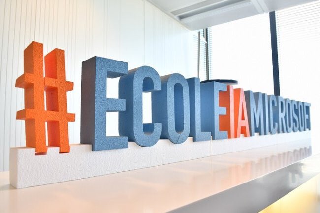 carolineporot's tweet photo. 1ère mesure concrète pour développer les compétences, la @regiongrandest annonce l’ouverture en 2019/2020 de #EcoleIAMicrosoft sur 3 sites : #Nancy #Reims #Strasbourg en partenariat avec @simplonco. Avec une formation de développeur #Data #IA. #IAGrandEst #360GrandEst #AI https://t.co/zJ7icMgqpc
