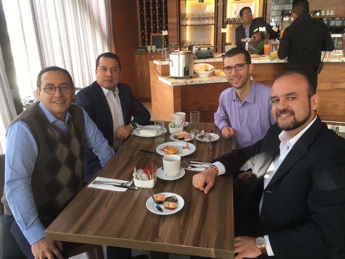 Great multinational collaboration. <a href="/alfnavarrob/">Alfonso Navarro B.</a> <a href="/B2wiseFrance/">B2wise France</a> <a href="/brunoapics/">Bruno Acosta APICS</a> Alex Donoso.  France Mexico Ecuador Colombia united to bring Demand Driven to the world. <a href="/ddinstitute/">Demand Driven Inst</a>