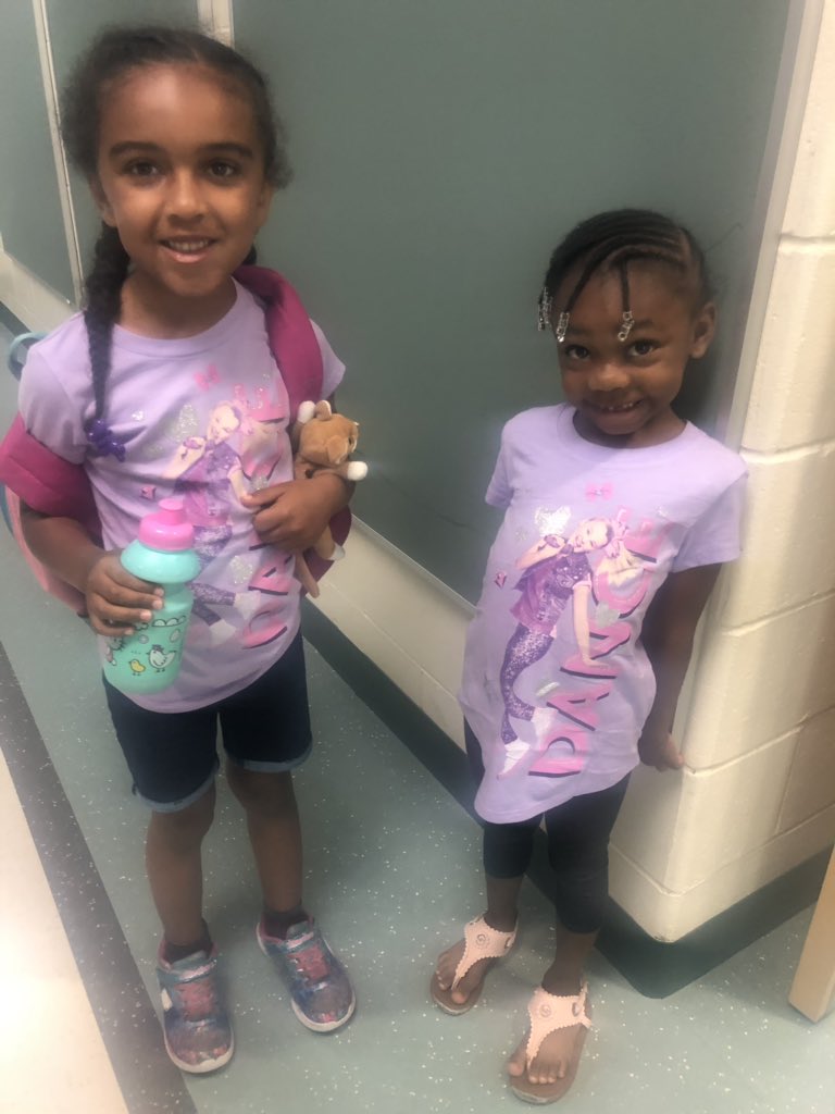 MrsANiemeyer's tweet photo. Jojo is in full force today in Kindergarten! These two cuties are twinning on the last day of #BlueHart summer school. #summerschoolfun #lastday #WeBelieveinBRE https://t.co/l6doKiCEZQ