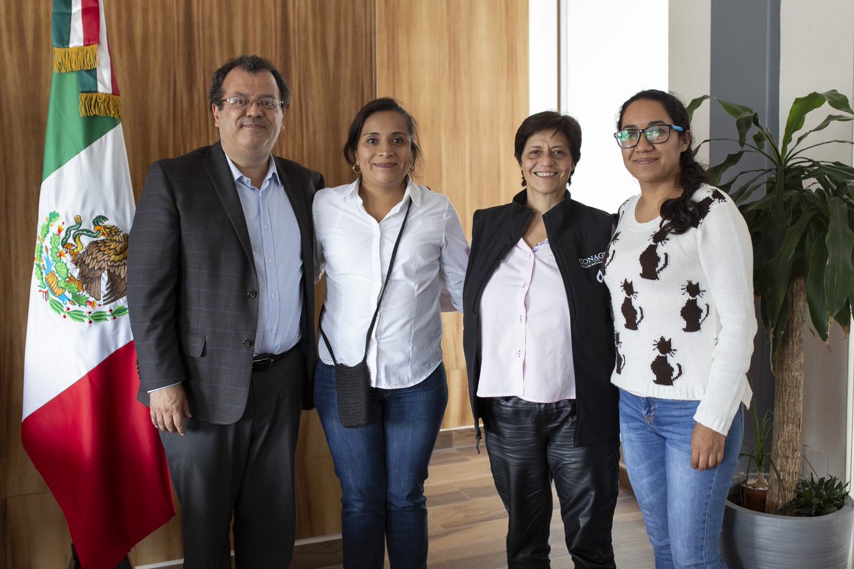 GilbertoHRuiz's tweet photo. En reunión de trabajo con la Directora de @conagua_mx,Dra. Blanca Jiménez Cisneros, y con la delegación de Maconí, abordamos el tema de la mina La Negra. También dialogamos en torno a diversos proyectos que se tienen para el Municipio de Cadereyta y en el resto del Estado de Qro. https://t.co/SR1GGKSzs4