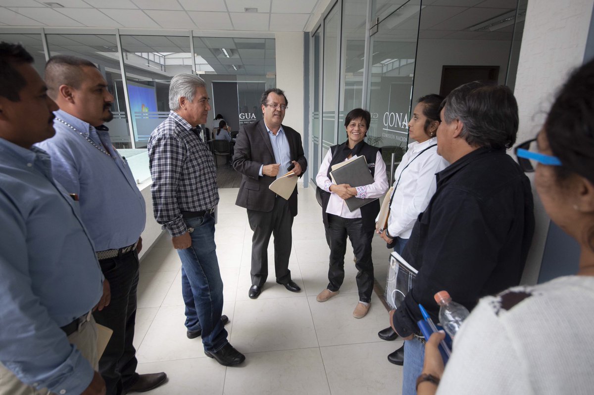 GilbertoHRuiz's tweet photo. En reunión de trabajo con la Directora de @conagua_mx,Dra. Blanca Jiménez Cisneros, y con la delegación de Maconí, abordamos el tema de la mina La Negra. También dialogamos en torno a diversos proyectos que se tienen para el Municipio de Cadereyta y en el resto del Estado de Qro. https://t.co/SR1GGKSzs4