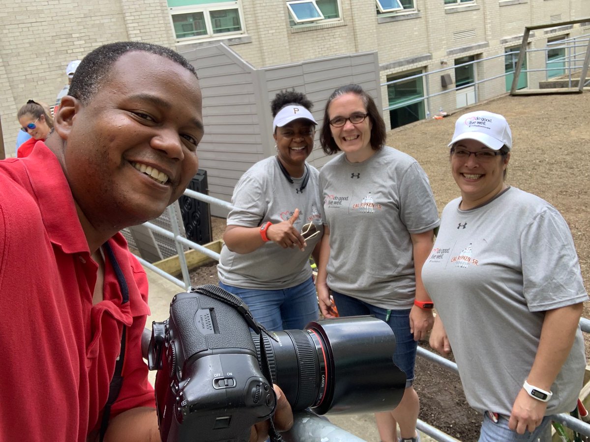 EMOTNL1's tweet photo. Had a great day volunteering with our UNITEDHEALTH #Team8Tour day #DoGoodLiveWell @McKeesportArea @CalRipkenSrFdn updating the school’s court yard for better school days to come! @rtaylor155  @BCook1906 @McKeesportArea https://t.co/LkApmI4ChB