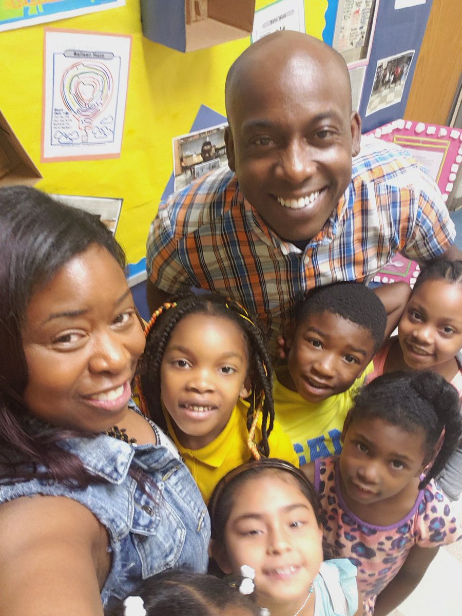 CasPrinciTmomon's tweet photo. What a way to end my first year @APSCascadeES by seeing my teachers, students, and families in full STEAM @MilesTigersAPS @AssocSupBattle @KMilesAPS @Atldepsupt https://t.co/FZHkiYG21H