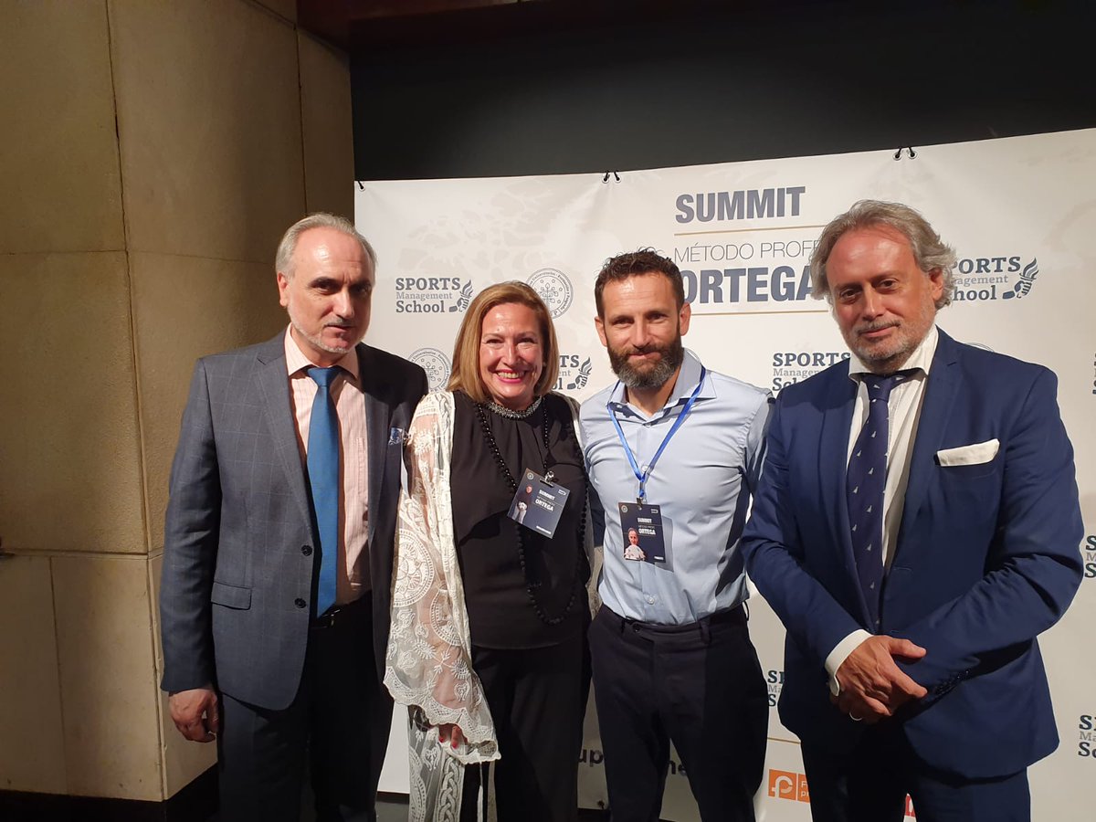 RevistaEcofin's tweet photo. Hoy en #SummitProfeOrtega ⚽️ estuvo @SalvaMolina_COM, presidente del Foro ECOFIN, acompañado de @OfeliaSantiago, @litoslippy , Pepe García Utrilla y @marioduvison
@Fomento_Prof #ECOFIN2019 https://t.co/BDtTFZCaZJ