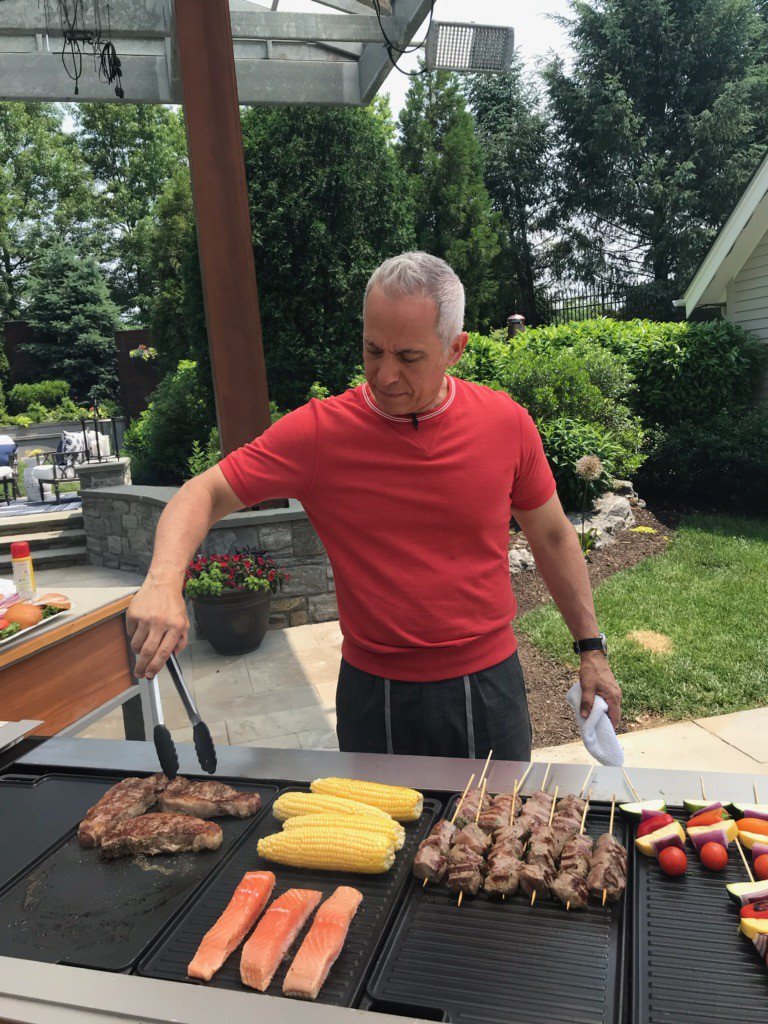 gzchef's tweet image. GIVEAWAY TIME! I&apos;m giving away my new #ProForHome griddle/grill topper and cookbook to one lucky winner. To enter:
&quot;Like&quot; this photo, tag 3 friends and follow my account, @gzchef!
Winner announced on July 4th. Cheers!