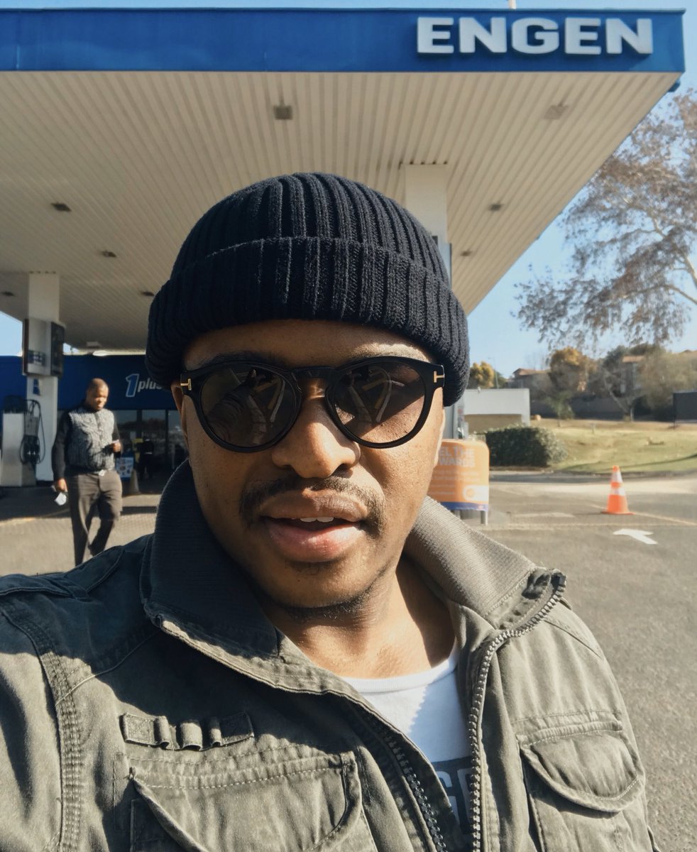 Naked_Dj's tweet photo. 🐎 I have some tickets for you and 3 of your friends 😬 retweet and tag your friends and just like me you could be hosted by @Engen_SA at the Durban July 🐎 Announcing winners soon. Good Luck #AllRoadsLeadToVDJ https://t.co/bXizXOhX5l