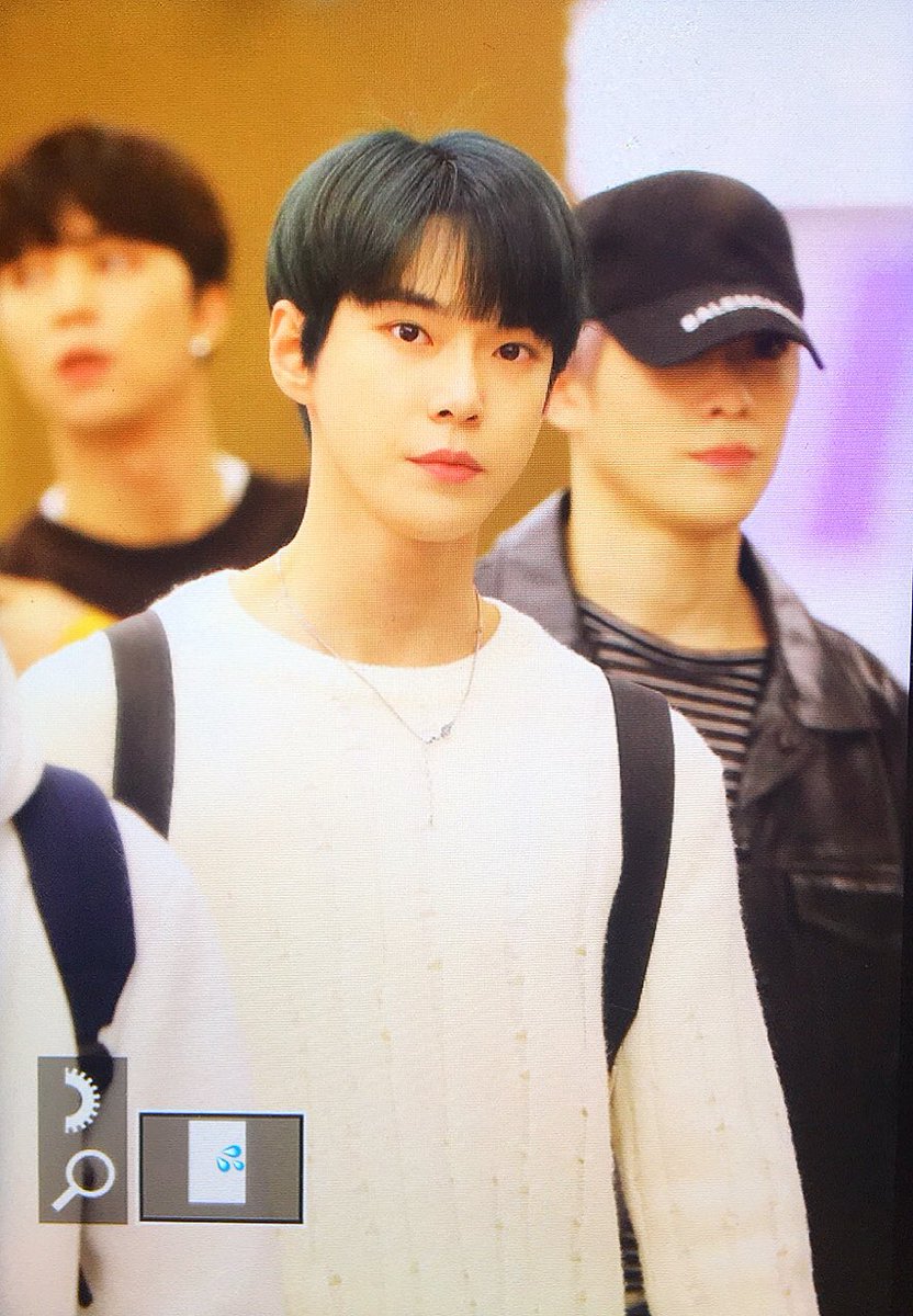 dew_dy21's tweet photo. 190627 SVO #도영 #DOYOUNG https://t.co/lbockVQAX6