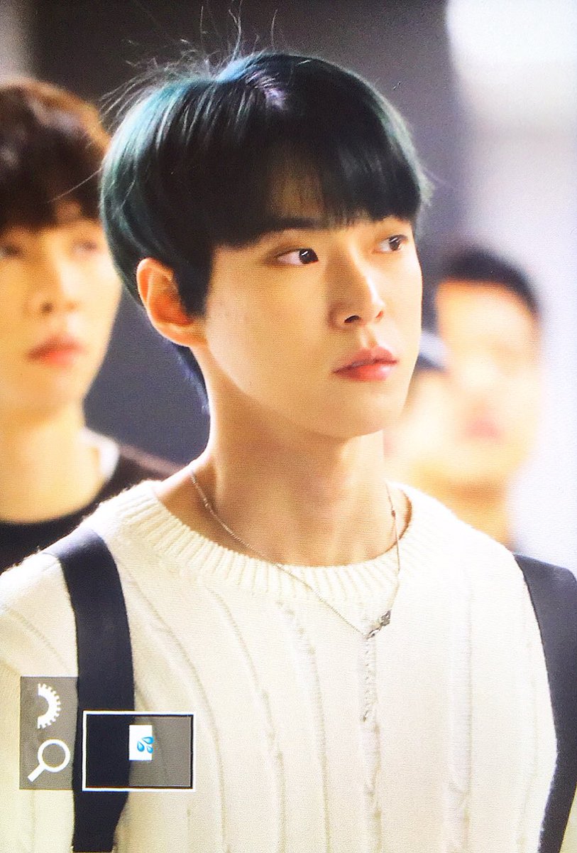dew_dy21's tweet photo. 190627 SVO #도영 #DOYOUNG https://t.co/lbockVQAX6